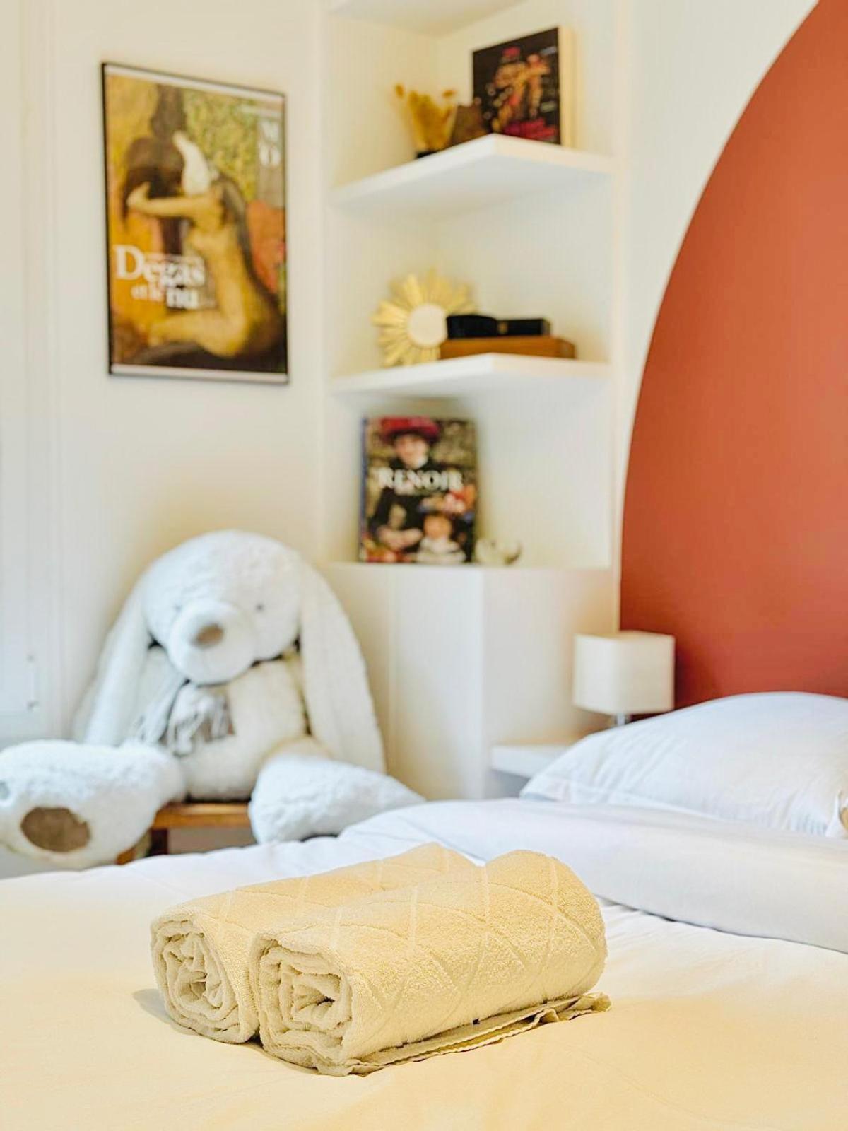 Charmant Appartement Au Coeur De Montmartre! Paris Dış mekan fotoğraf