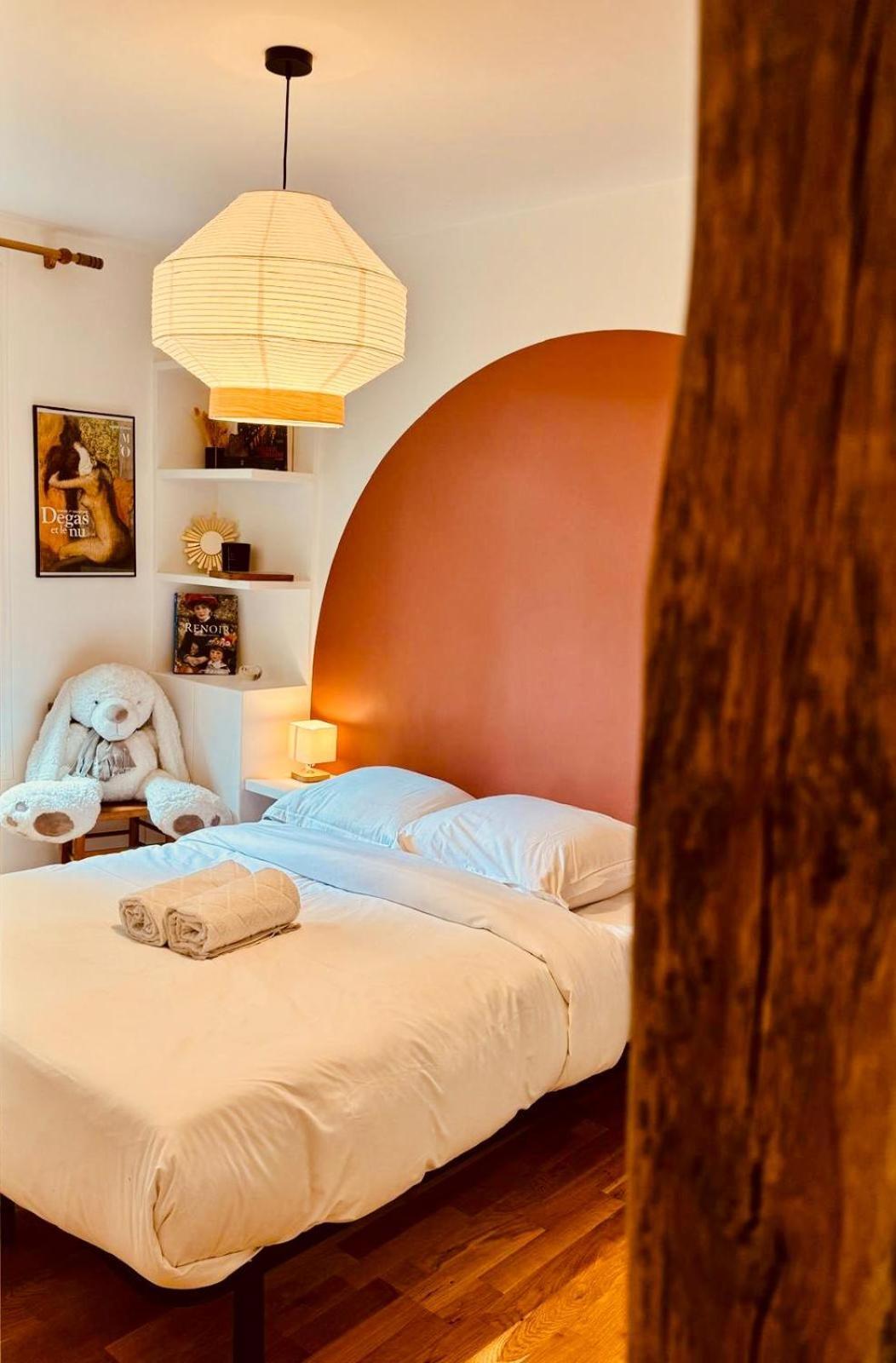 Charmant Appartement Au Coeur De Montmartre! Paris Dış mekan fotoğraf