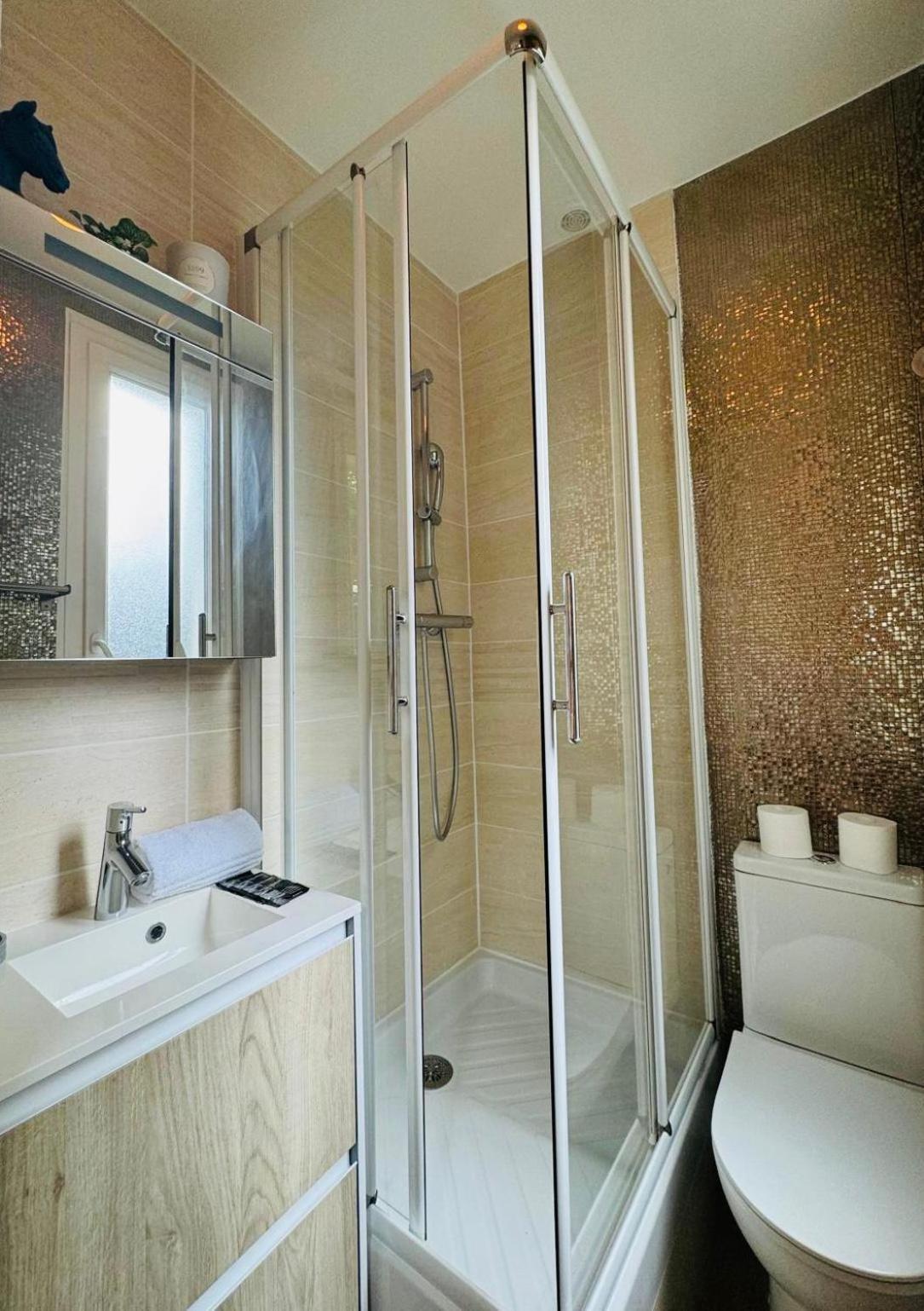 Charmant Appartement Au Coeur De Montmartre! Paris Dış mekan fotoğraf